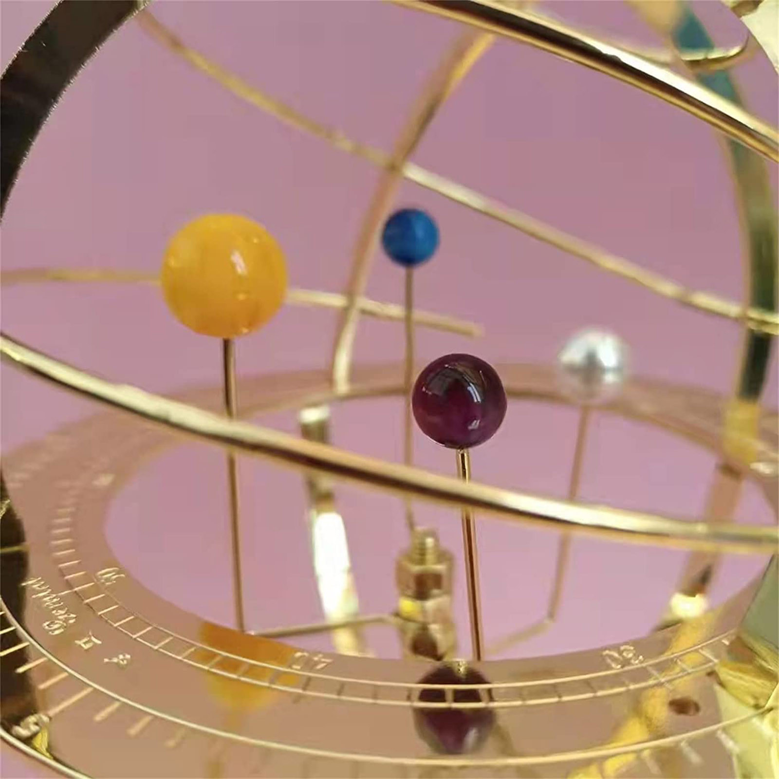 Вращающийся металлический орна – обзор и цена Solar System Model